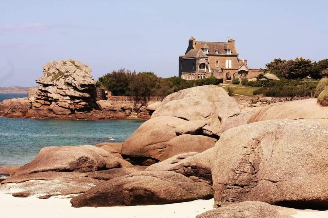 Studio Expose Plein Sud Vu Sur Le Port De Plaisance 펄로스가이렉 외부 사진