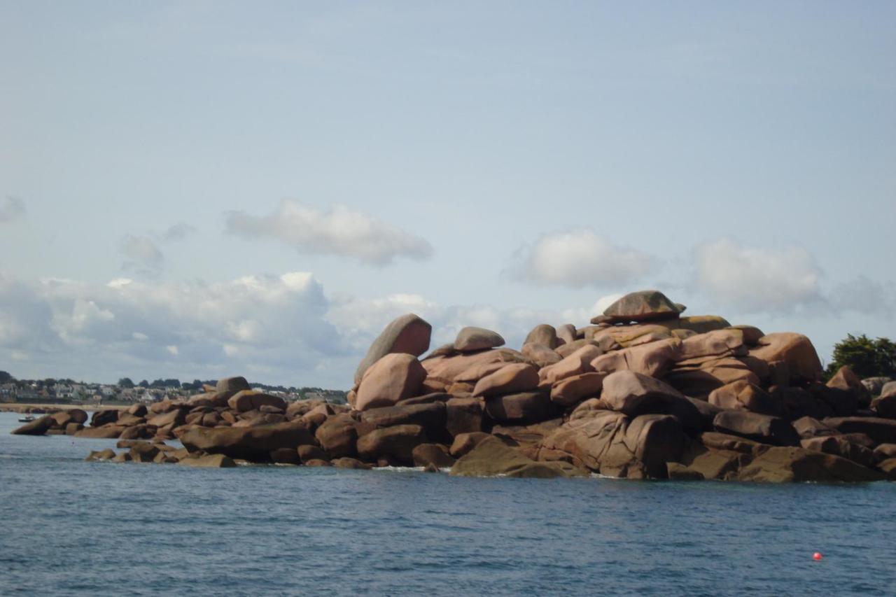 Studio Expose Plein Sud Vu Sur Le Port De Plaisance 펄로스가이렉 외부 사진